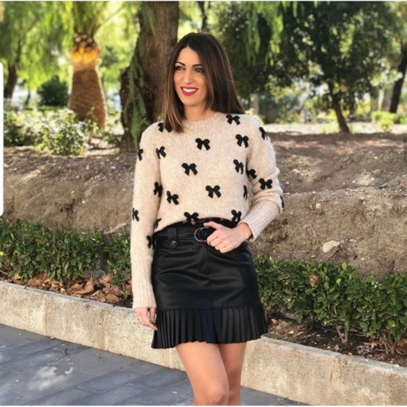 Zara | Sweaters | Zara Beaded Bow 